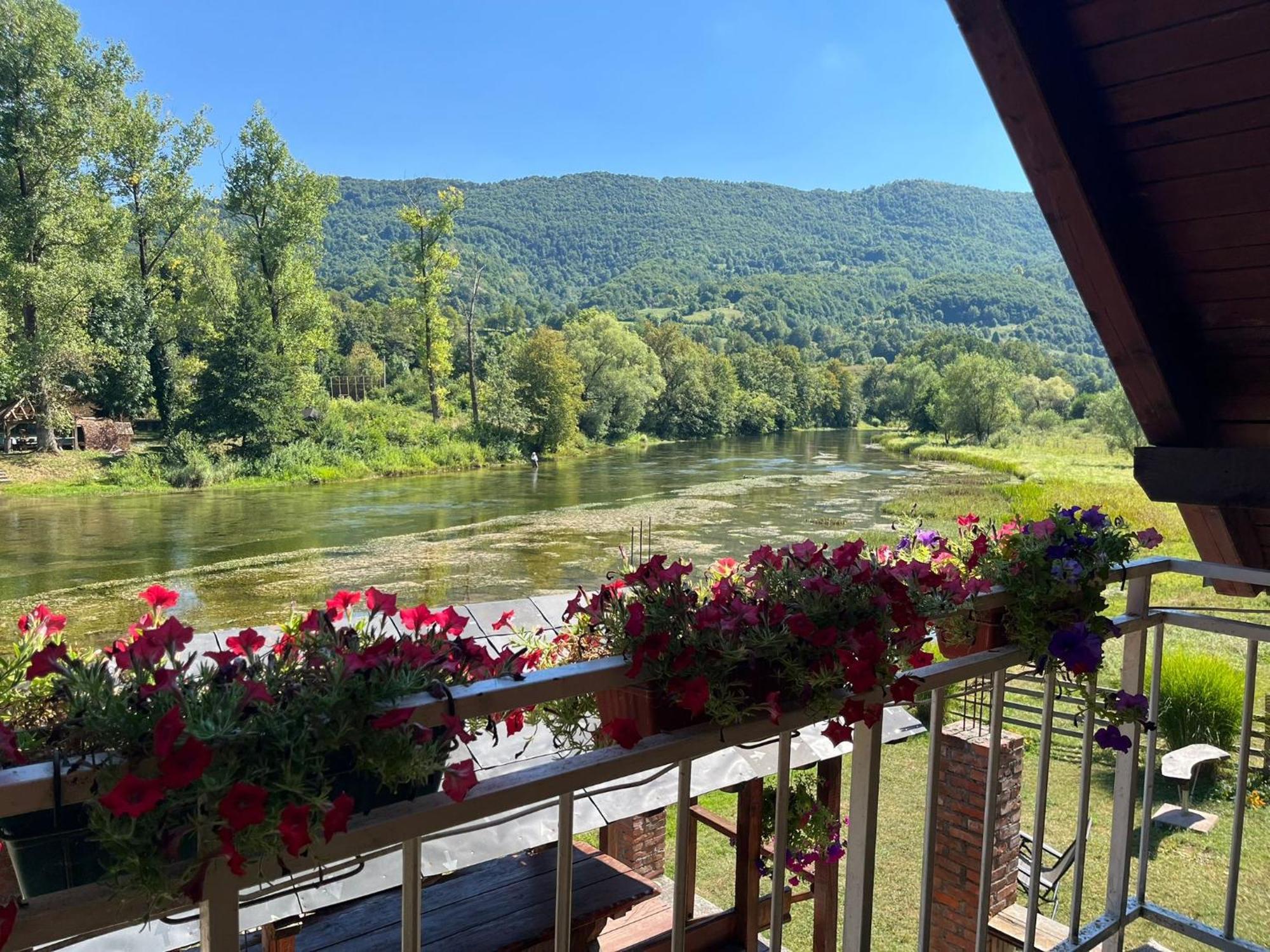 Bed And Breakfast Family Djukic Sipovo Luaran gambar